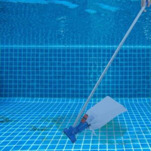 swimming pool cleaning